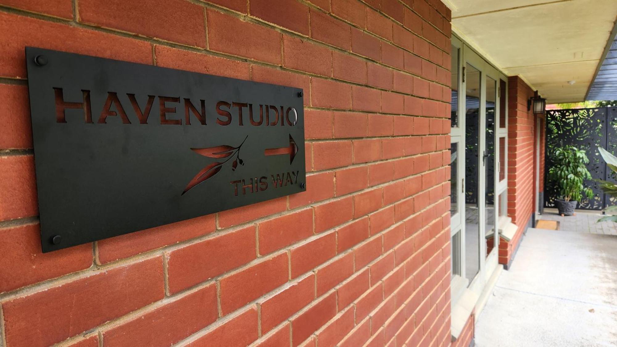 Haven Studio Hideaway Near Airport Perth Exterior photo